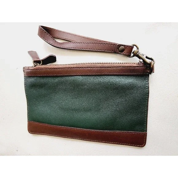 L.L. Bean Leather Wristlet Wallet Clutch Brown Green Zipper Pockets 8x5 in. EUC - Picture 2 of 7
